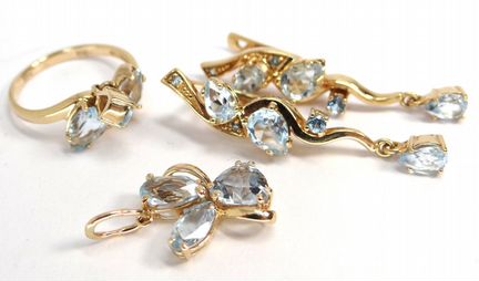 Золотой комплект 585 пробы с топазами