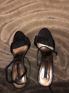 Босоножки Zara