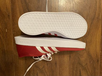 Кроссовки Adidas