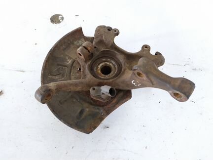 Поворотный кулак правый VW Golf 3 Vento 1991-1997