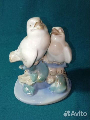 Фарфоровая статуэтка 