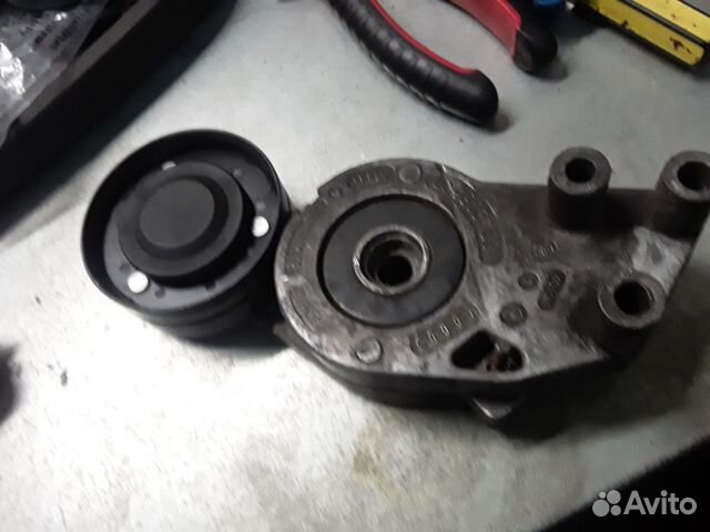 Запчасть на ауди 100 с4