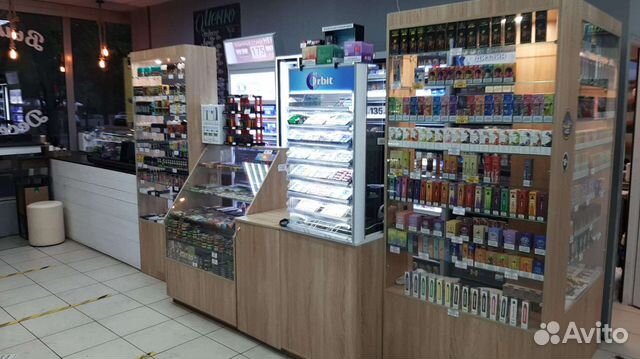 Продавец в табачный магазин