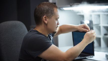 Ремонт iPhone/ iPad/ Apple Watch/ MacBook/ iMac