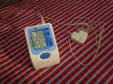 Прибор для измерения ад и частоты пульса AND