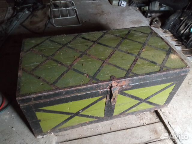 Сундук деревянный