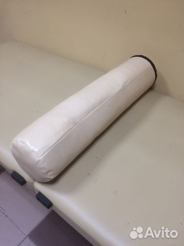 Валик на массажный стол