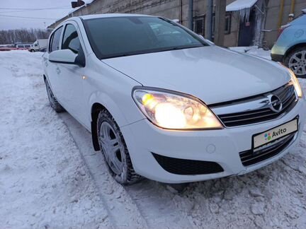 Opel Astra 1.6 МТ, 2013, 135 000 км