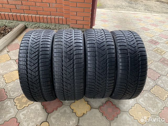 Pirelli Winter Sottozero 235/50 R18