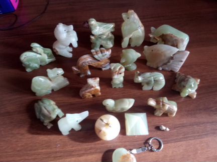 Фигурки из натурального камня