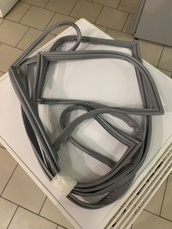 Уплотнитель холодильника Bosch KGV39XL2AR