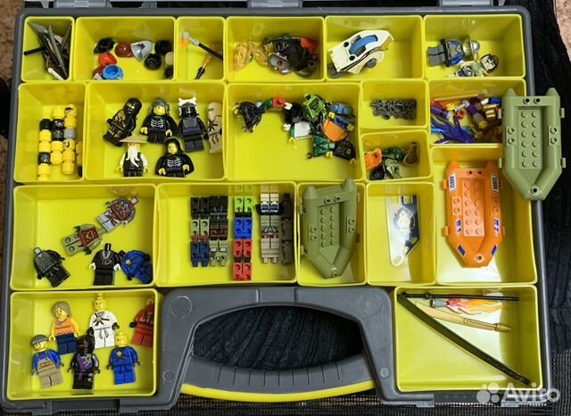 Фигурки лего и аксессуары