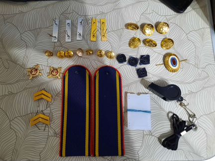 Погоны,шевроны,пуговицы на погоны, бирки на против