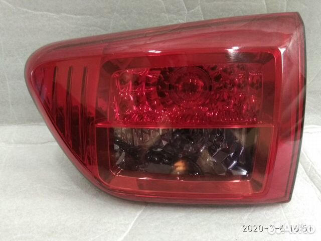 Peugeot 4007 фонарь на двери багажника правый