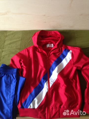 Костюм спортивный