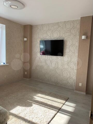 2-к. квартира, 40 м², 1/14 эт.