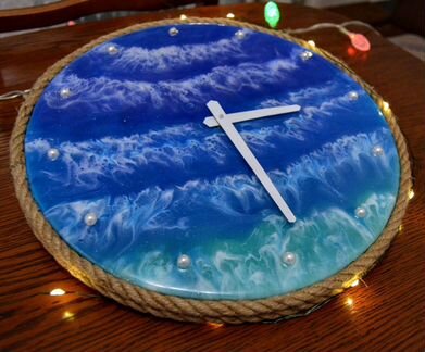 Часы из эпоксидной смолы