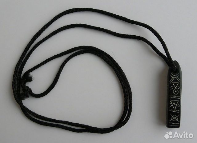 Амулет-обелиск