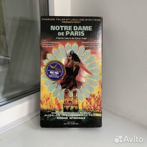 VHS кассета с оперой Notre Dame de Paris