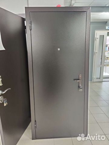 Дверь входная металлическая