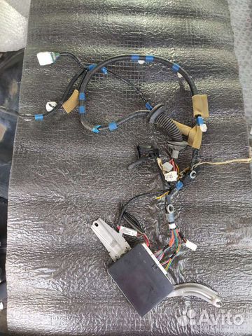 Блок комфорта передней правой двери Lexus LS