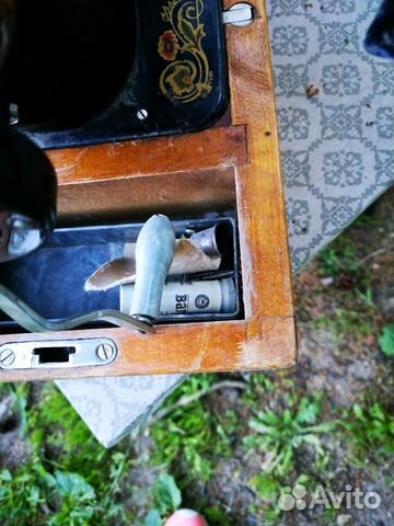 Ручная швейная машинка 1970х годов