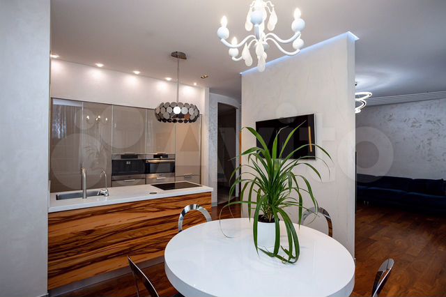 3-к. квартира, 115 м², 3/23 эт.