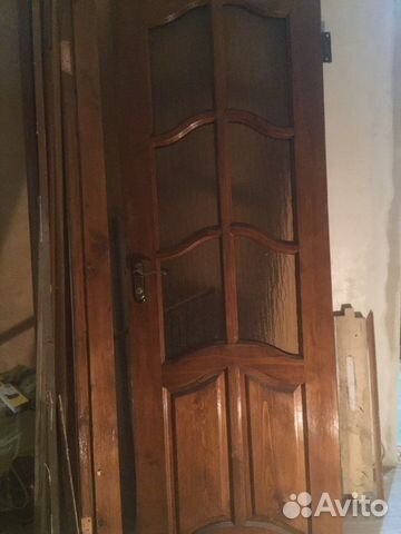 Дверь деревянная покрытая лаком
