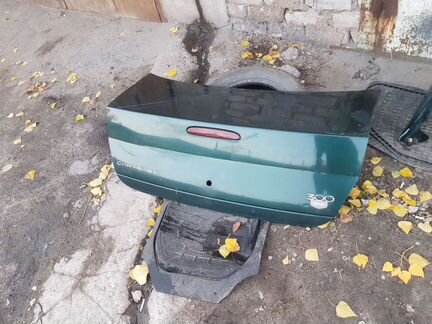 Крышка богажника Chrysler 300m
