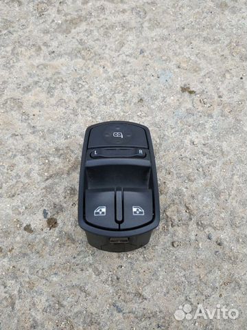 Блок управления стеклоподъемниками Opel Corsa D