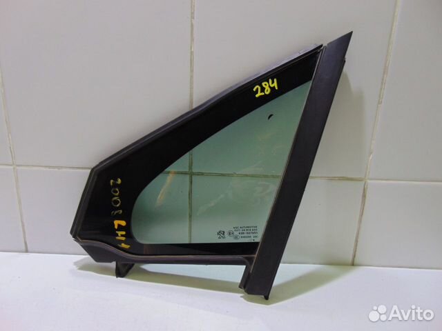 Стекло двери (форточка) переднее левое Peugeot 208