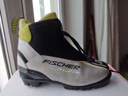 Лыжи и ботинки детские 33-34 размер