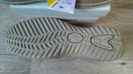 Ботинки новые размер 40