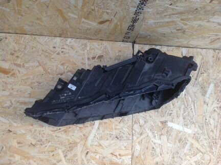 Корпус фары Ауди Q7 2016г целый