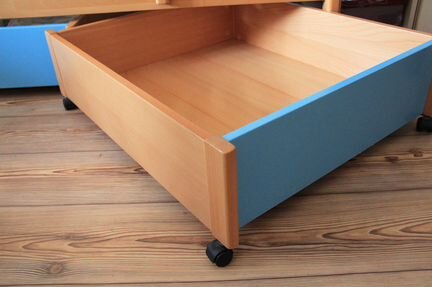 Детская кровать из массива и матрас mothercare