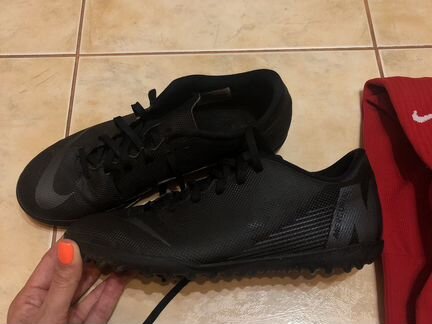 Бутсы (Сороконожки),Nike,37-38 рр