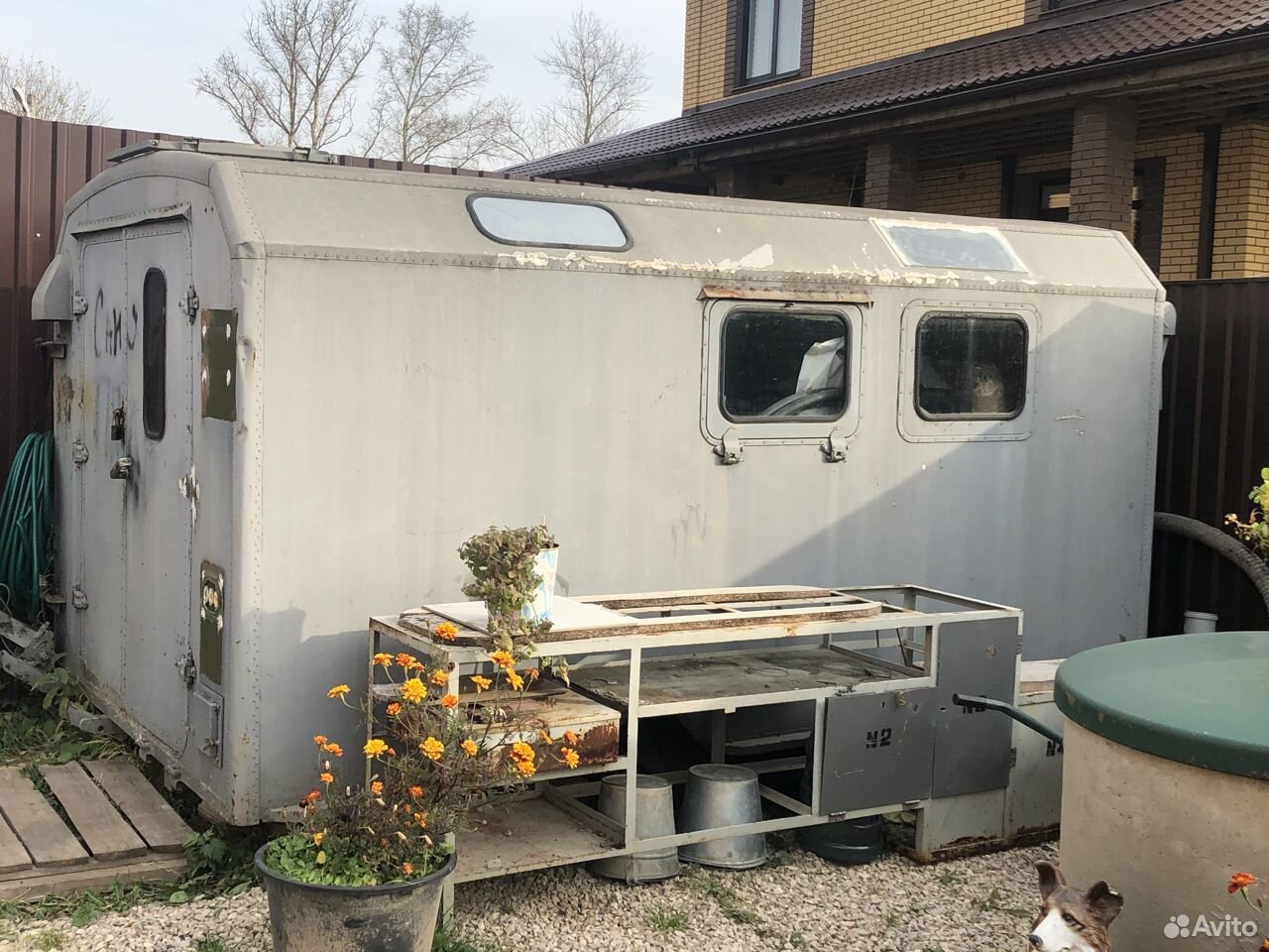 Железный кунг. Вагончик кунг бытовка. Кунг газ 66 армейский под бытовку. Кунг бытовка. Кунг бытовка.
