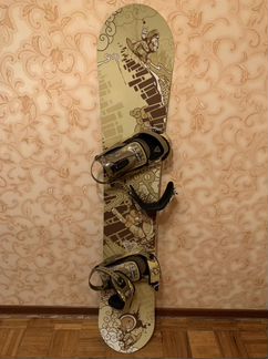 Комплект сноубода с креплениями и ботинками