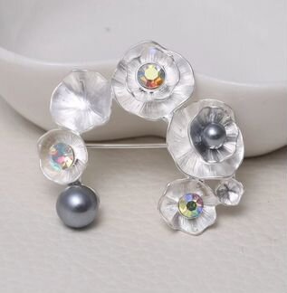 Брошь женская