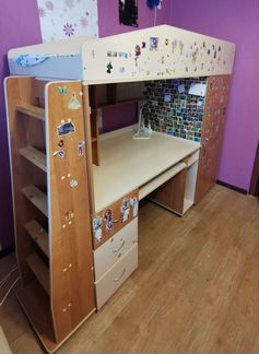 Кровать-чердак с письменным столом и шкафом