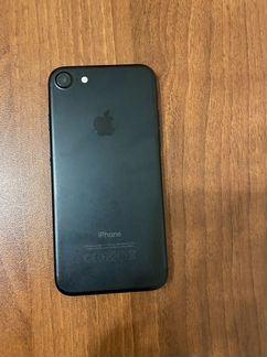 Телефон iPhone 7