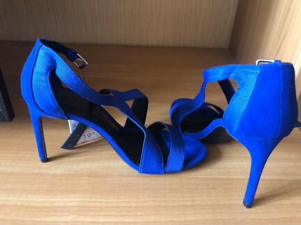 Босоножки Bershka