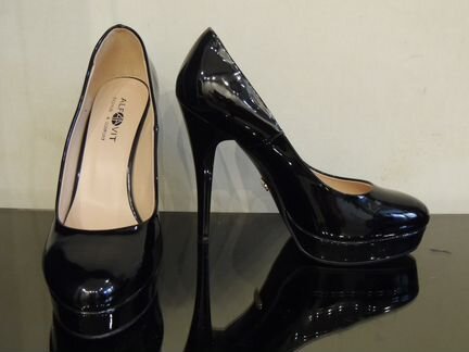 Черные лаковые туфли