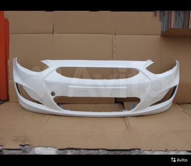 Передний бампер Hyundai Solaris цвет белый