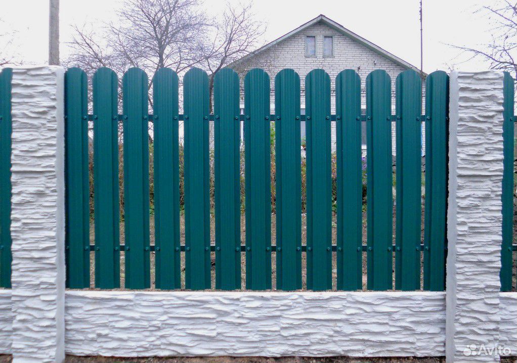 Забор из металлоштакетника и металлопрофиля