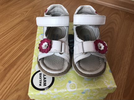 Босоножки 22р