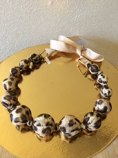 Бусы леопардовые