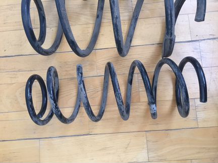 Продам задние пружина Kia Cerato 2013-2016