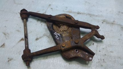 Рычаг передний нижний левый на Шевроле Нива