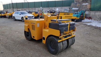Вибро каток дорожный Meiwa Isuzu 2.5т Япония